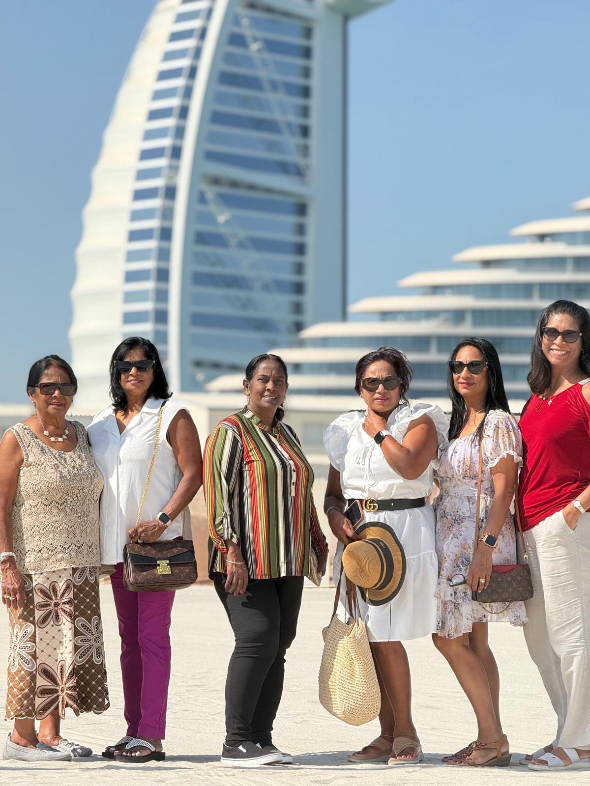 Mevrouw Mohini Ramdhani en familie